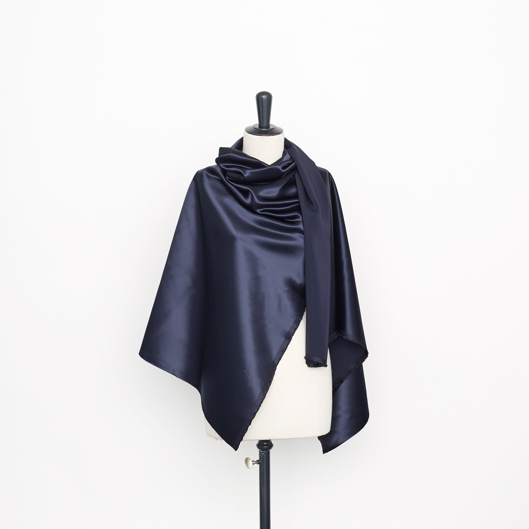 T22A02192 | Glossy Viscose Satin