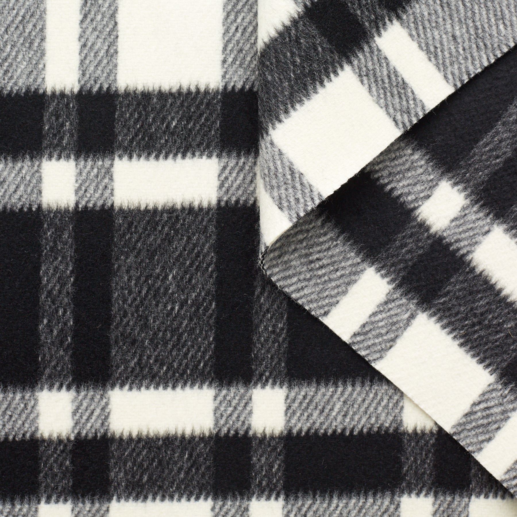 T23M05054 | Splittable Tartan Wool Drap