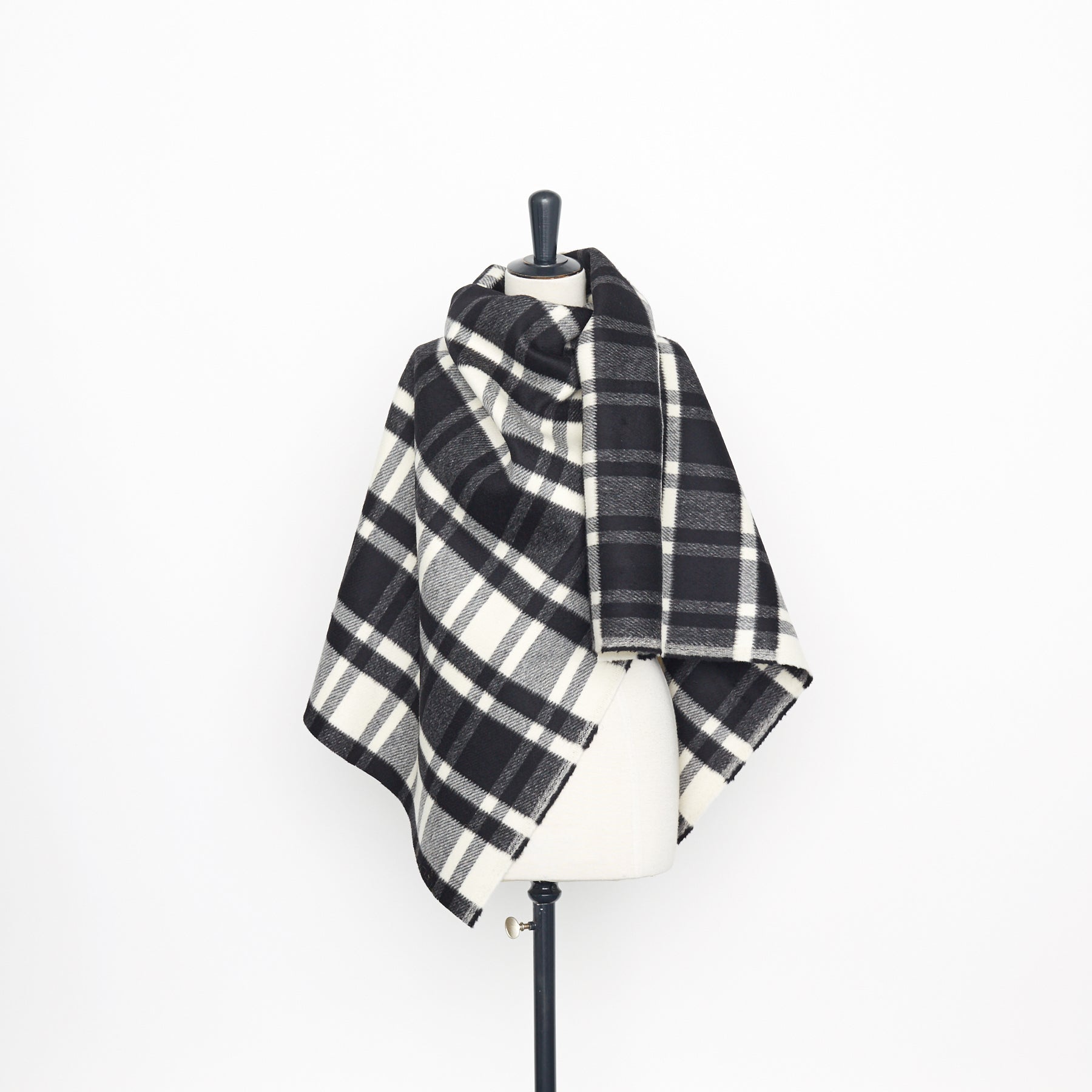 T23M05054 | Splittable Tartan Wool Drap